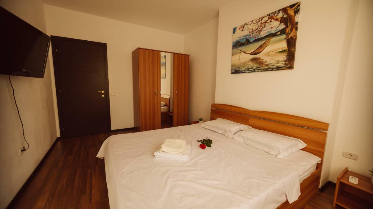 Seascape - Summerland Apartment